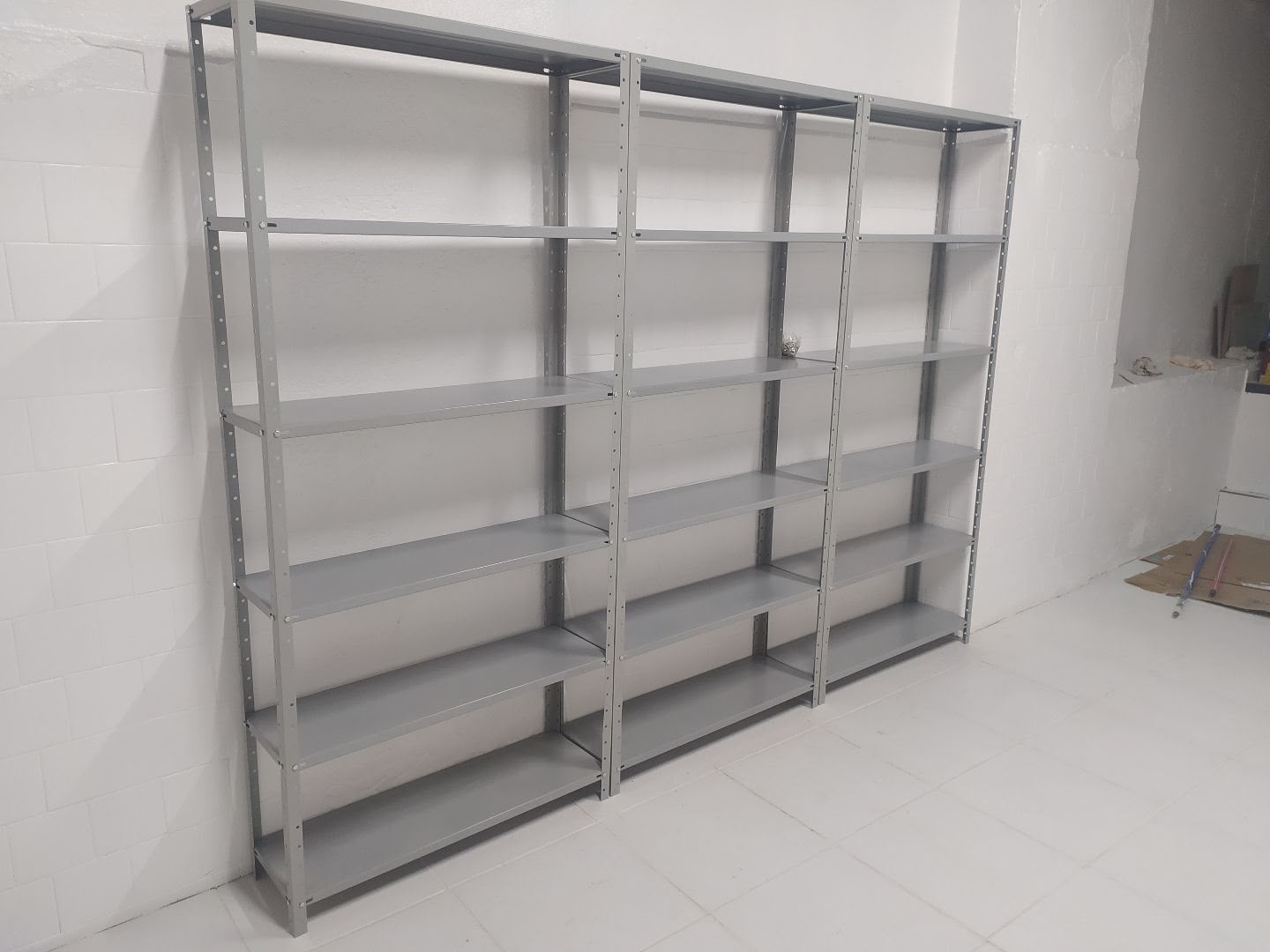 Estantes de aço da linha leve